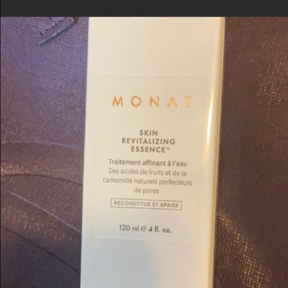 Monat essence water